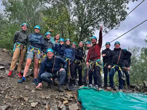 Activité d’aventure en équipe en plein air