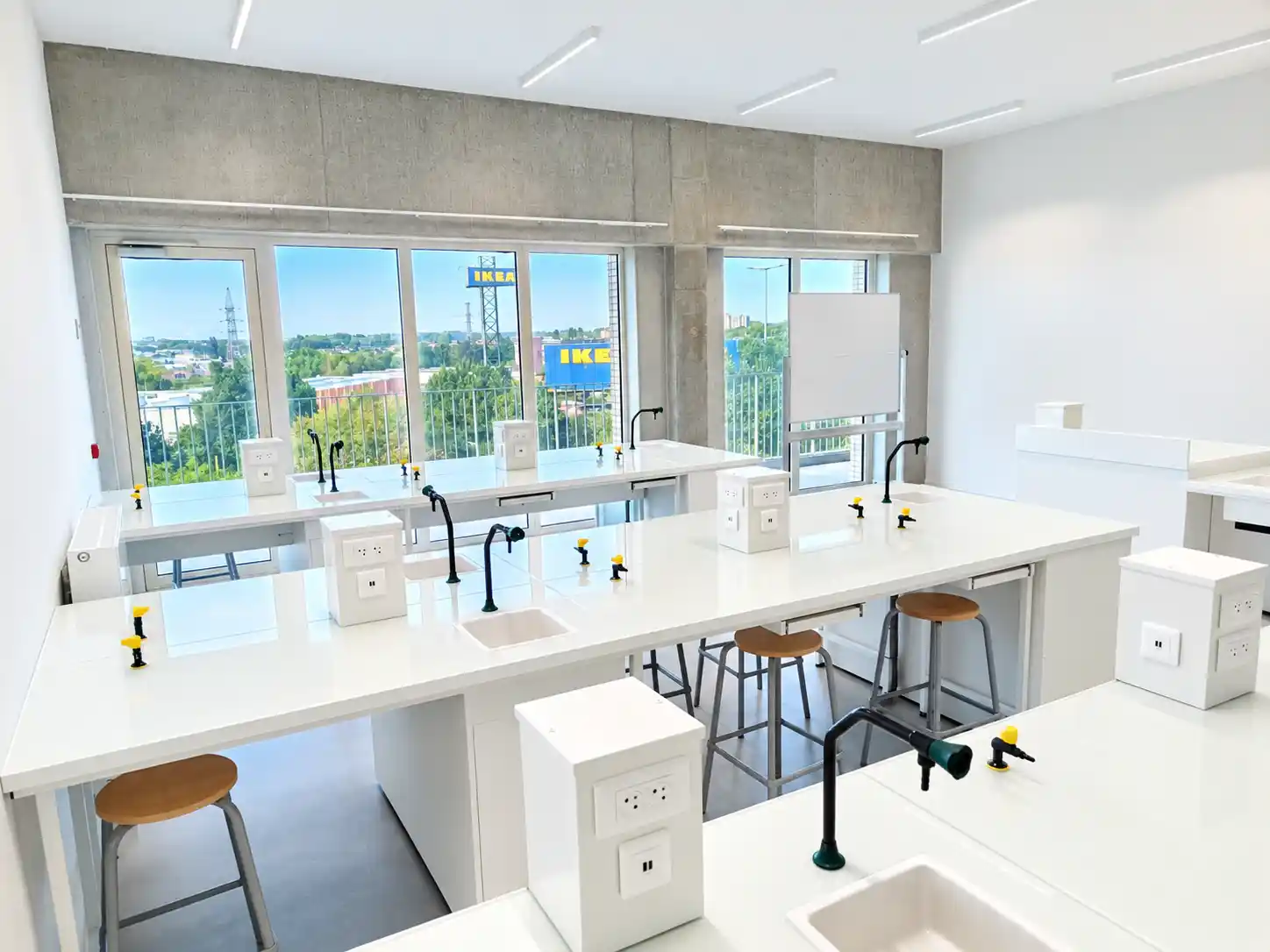 Ceria - Lab furniture project I ANALIS