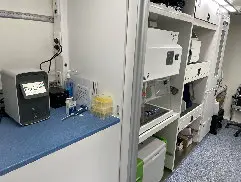 BIONEAR intérieur laboratoire mobile