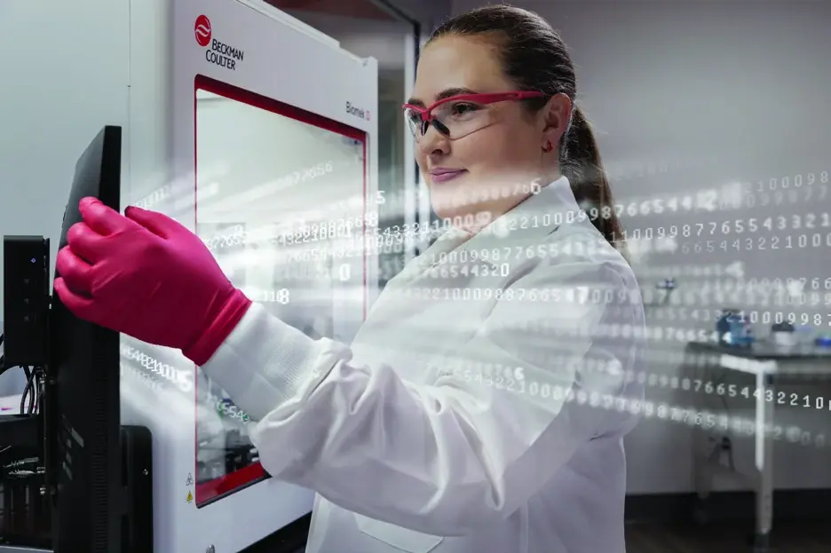 Laboratory Scientist using the Biomek Software v6