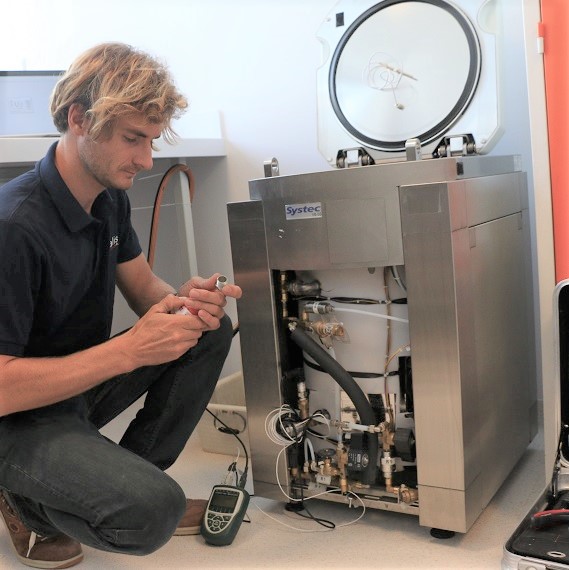 Lab Service Engineer Smart Laboratory Service Solutions | Enhance Workflow Efficiency