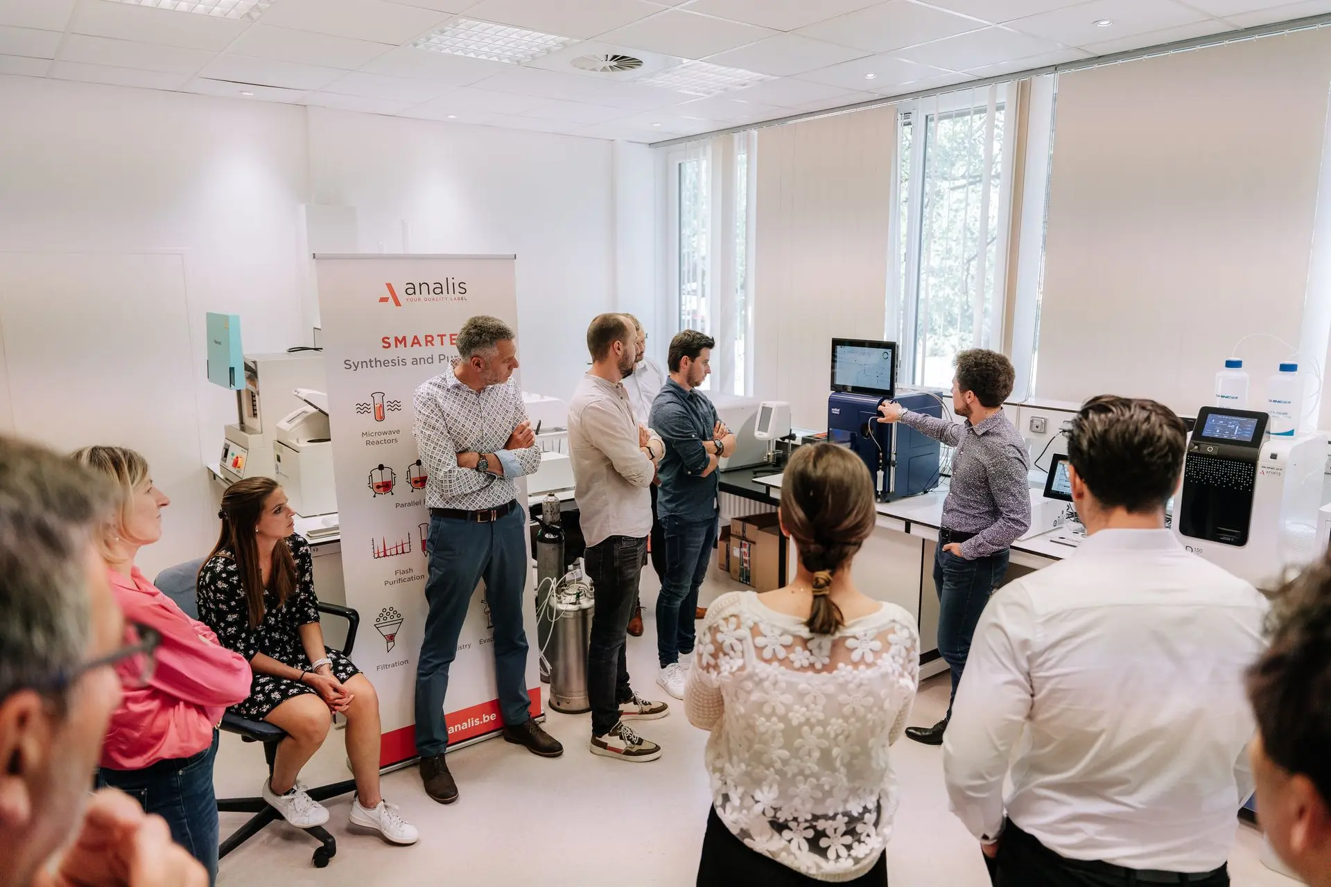 Session de formation sur instrument scientifique