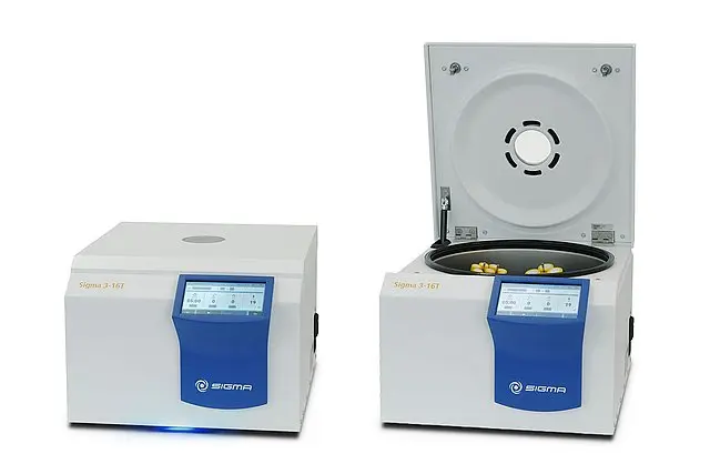 Sigma-3-16T-benchtop-centrifuges-open-and-closed-runing.webp